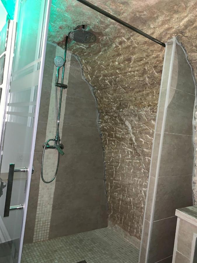 Setenil De Las Bodegas Casita En El Tajoヴィラ エクステリア 写真
