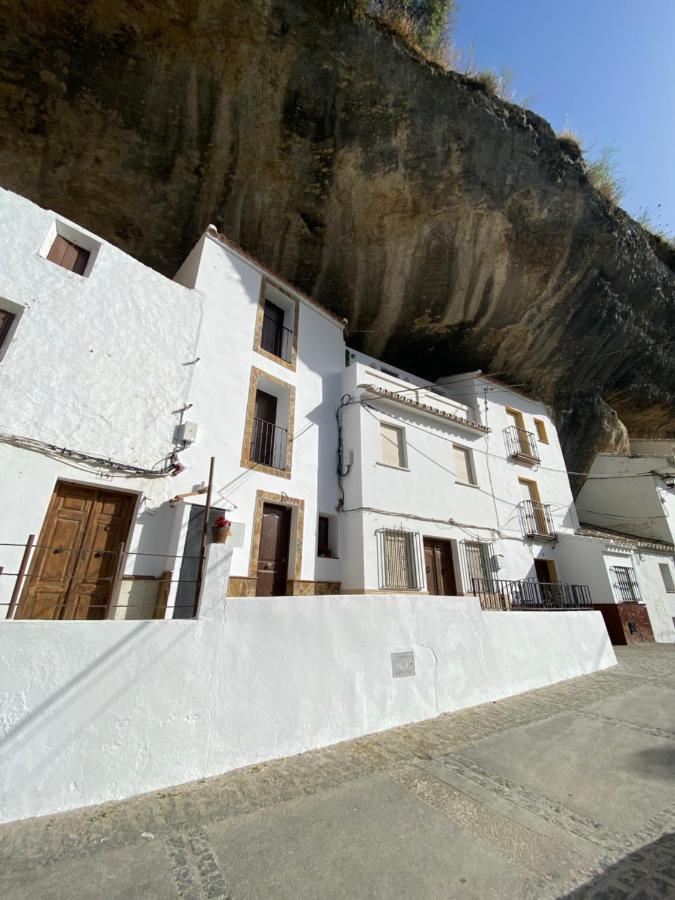 Setenil De Las Bodegas Casita En El Tajoヴィラ エクステリア 写真